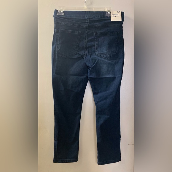 🌟 Stretch Denim Pull-On Crop Capri-Dark Wash - Picture 3 of 4